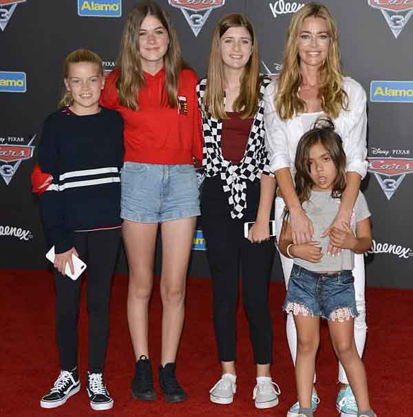 A picture of Denise Richards with her children.